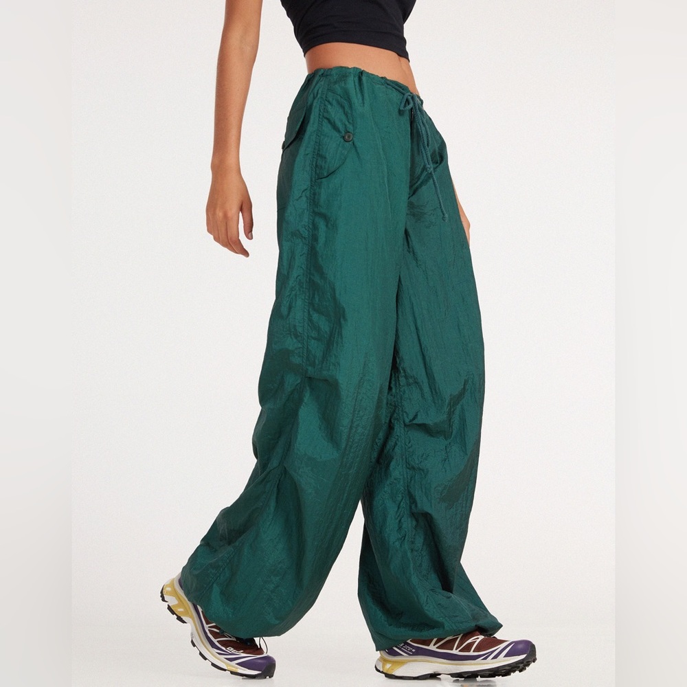 MOTEL ROCKS TROUSER IN PARACHUTE BOTTLE GREEN